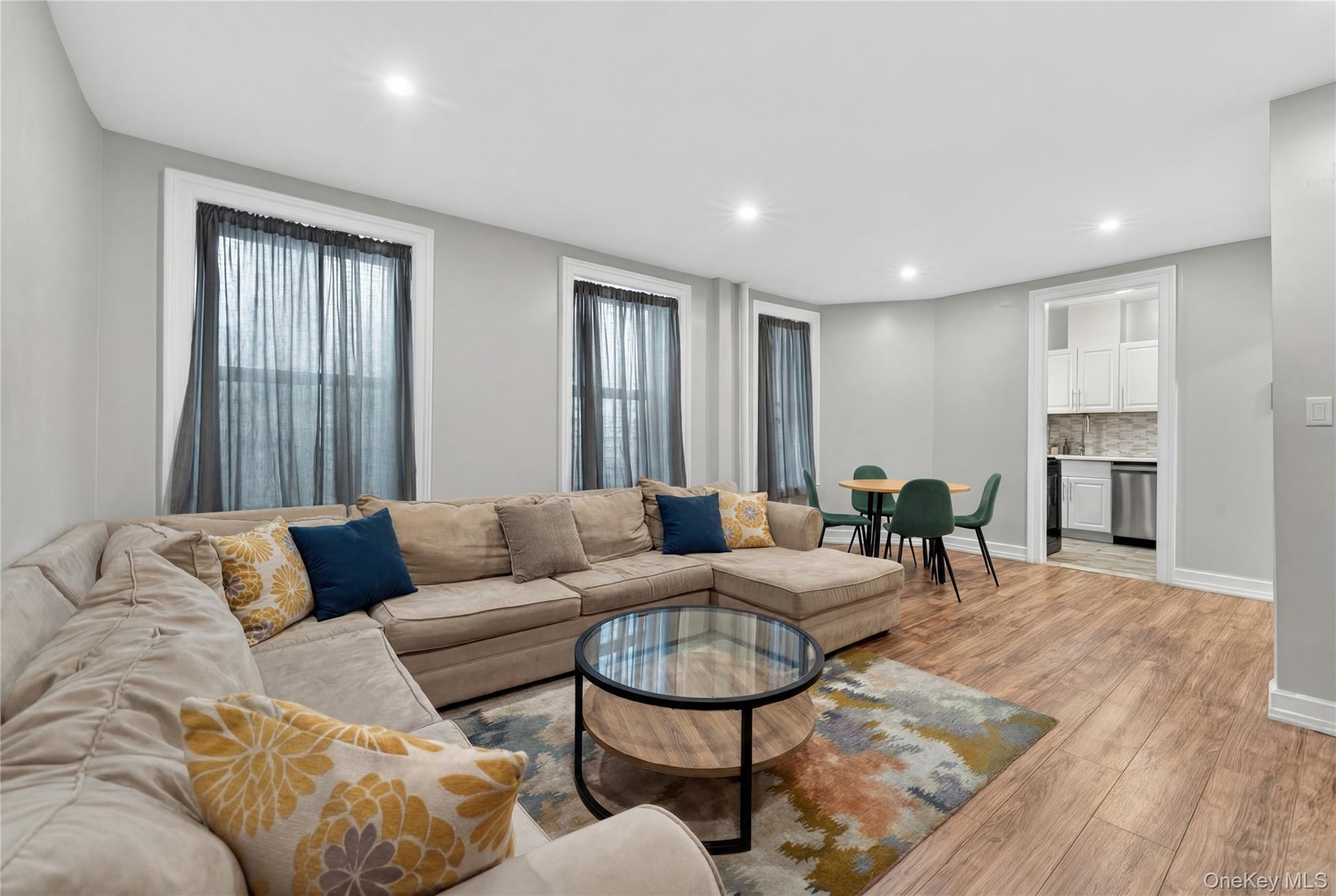 941 Jerome Avenue 5b Property Photo 1