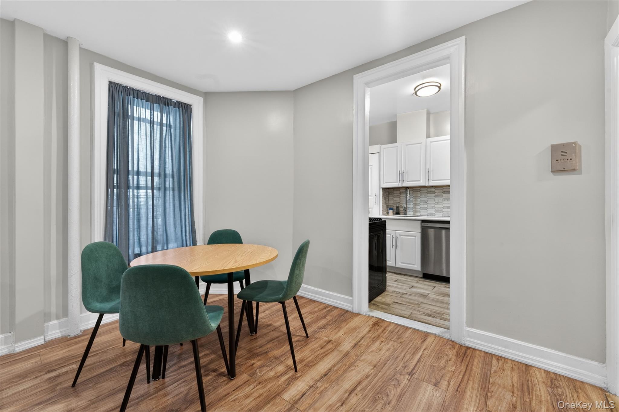 941 Jerome Avenue 5b Property Photo 7