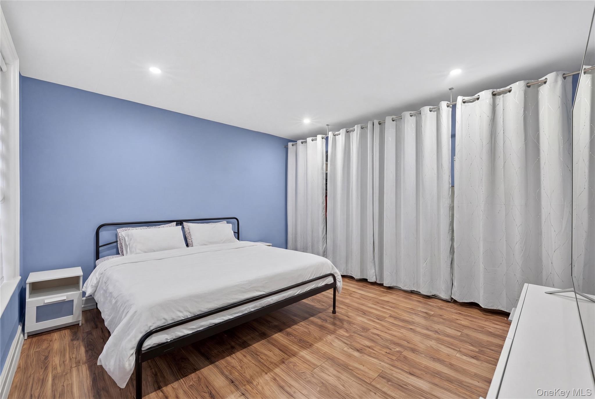 941 Jerome Avenue 5b Property Photo 11