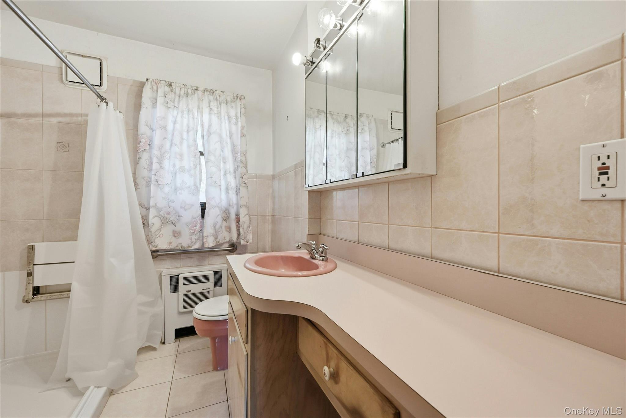 9 Robinson Street Property Photo 15