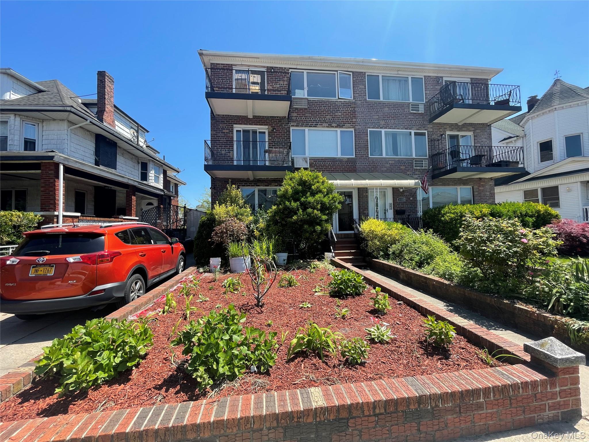 4911 Surf Avenue Property Photo 1