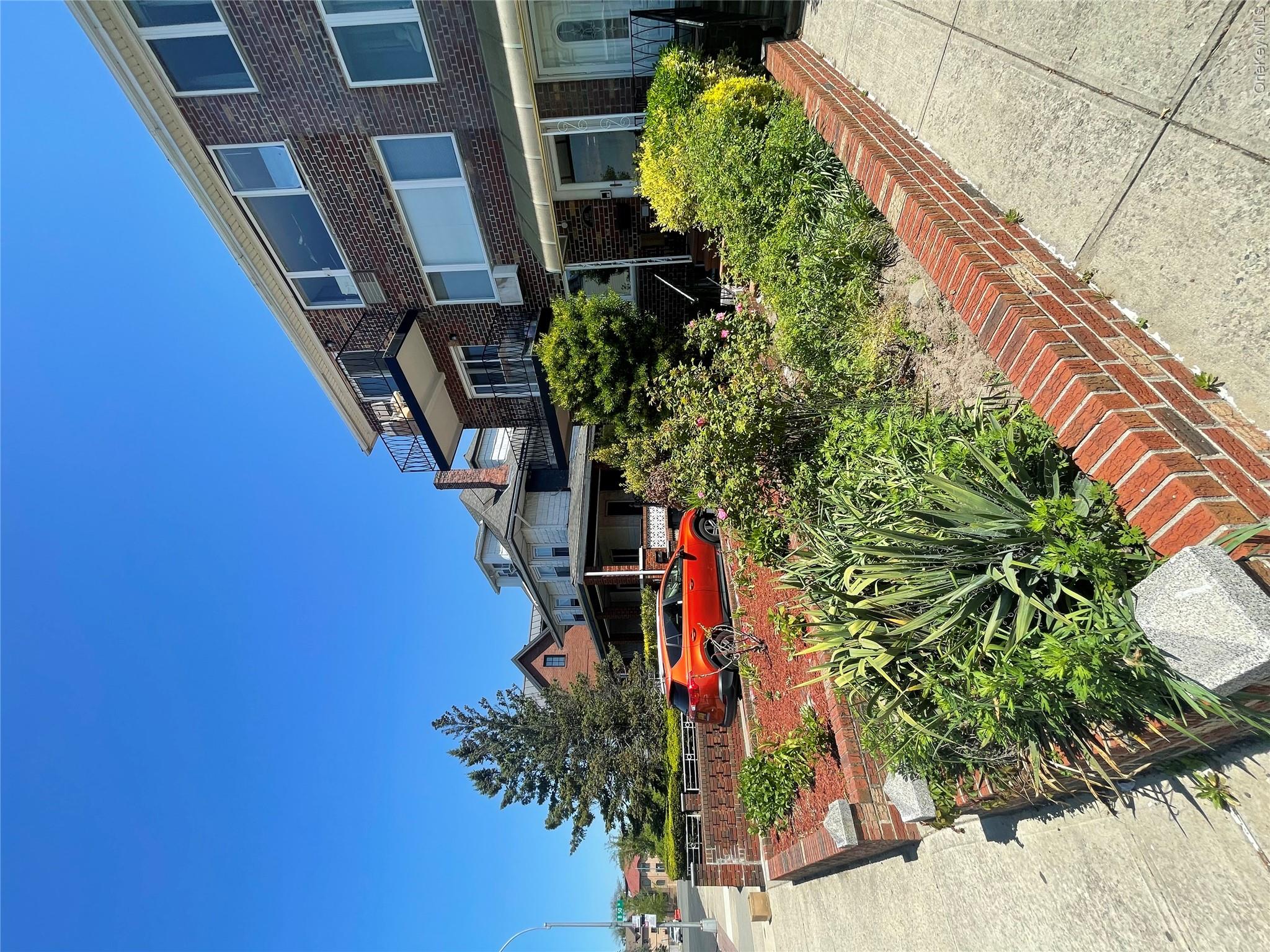 4911 Surf Avenue Property Photo 4