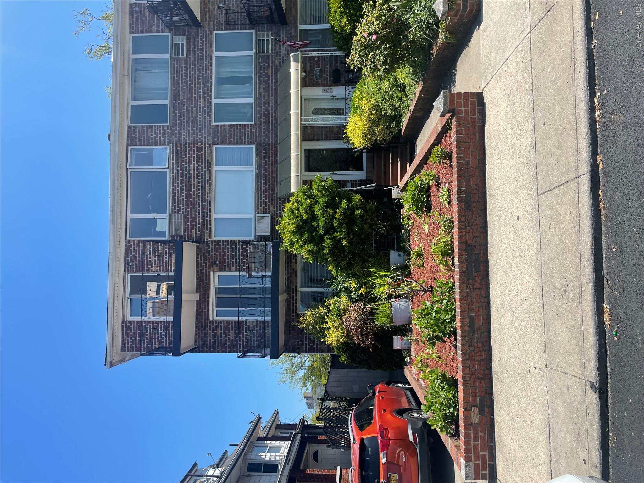 4911 Surf Avenue Property Photo 5