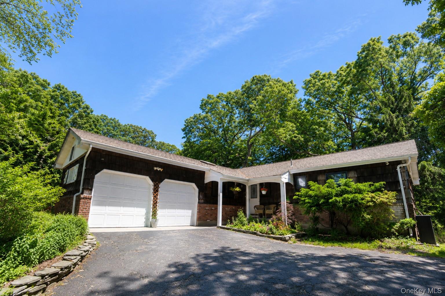 10 Camelot Lane Property Photo 1