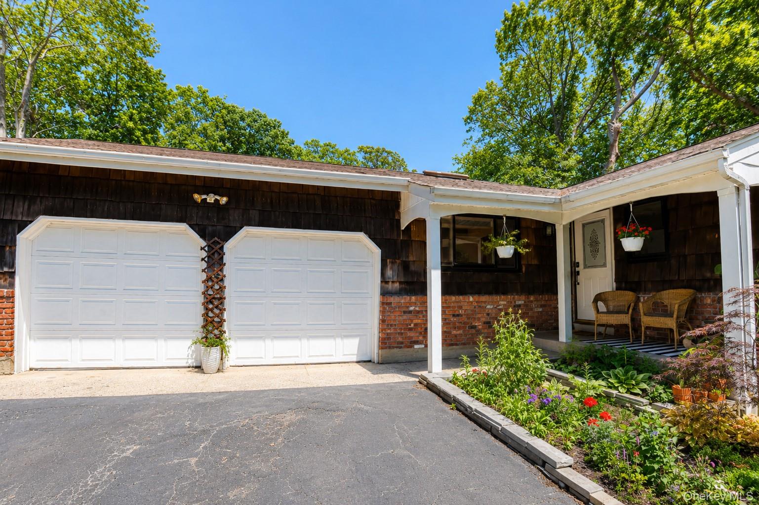 10 Camelot Lane Property Photo 2