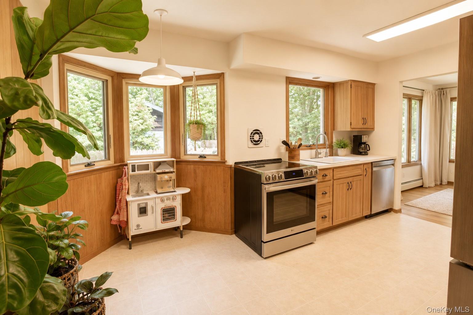10 Camelot Lane Property Photo 14