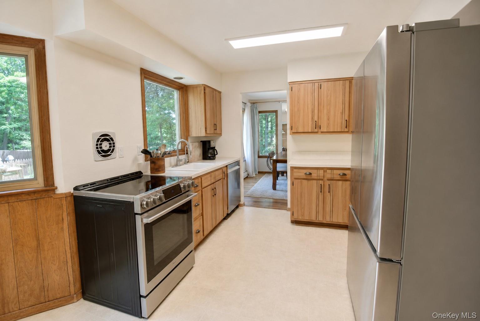 10 Camelot Lane Property Photo 16