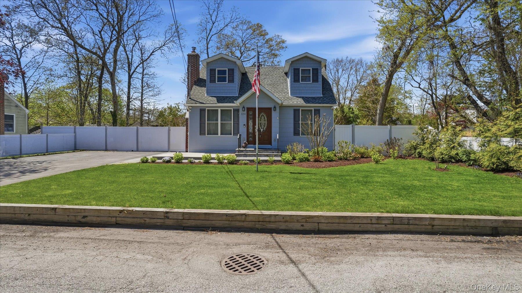 134 Washington Drive Property Photo 3