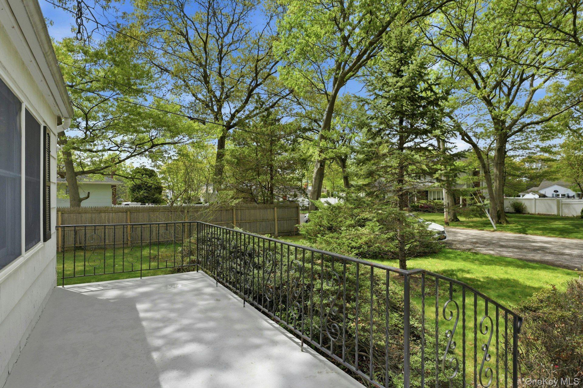100 Avenue B Property Photo 3