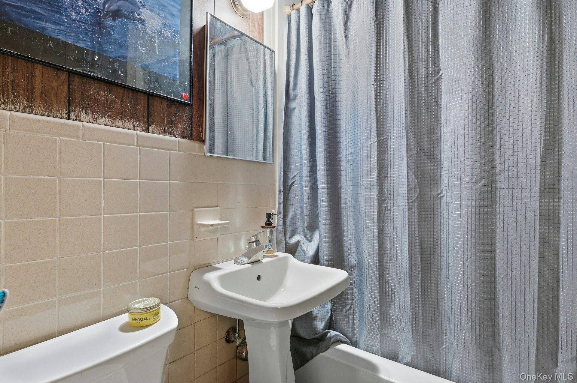 100 Avenue B Property Photo 16