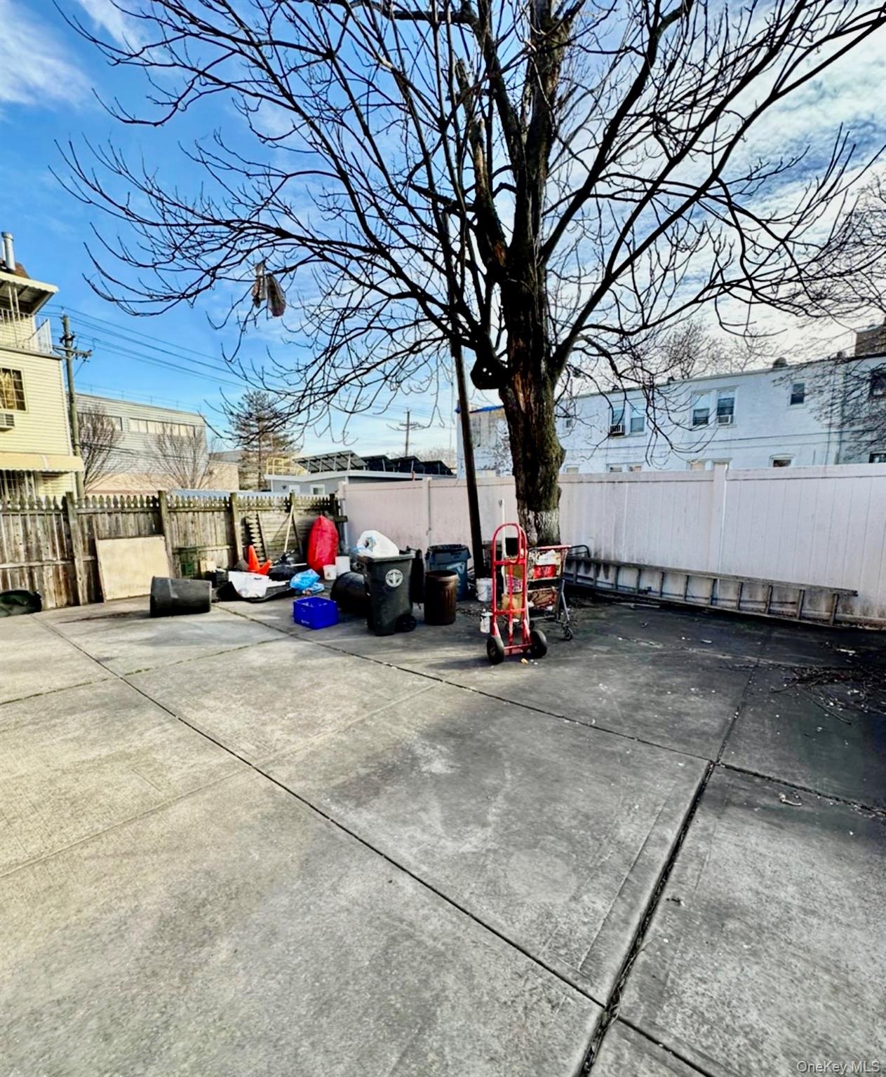 2266 Seward Avenue Property Photo 4