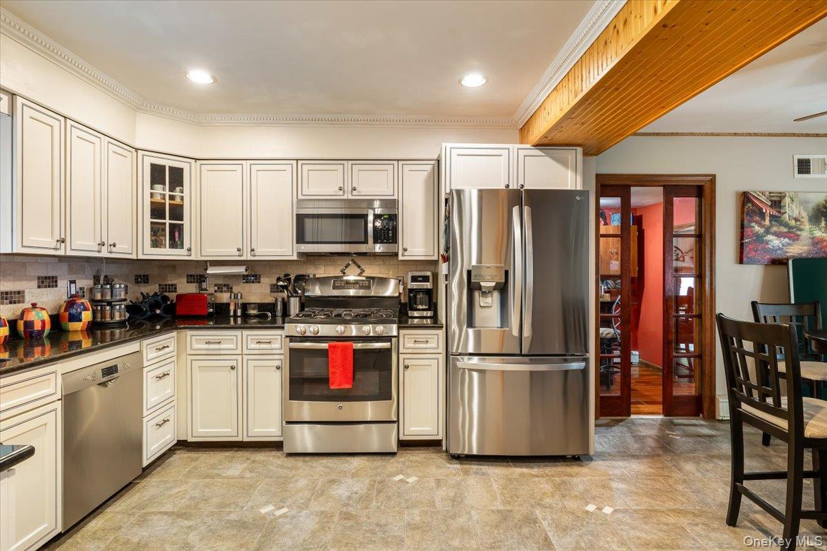 432 Puritan Drive Property Photo 8