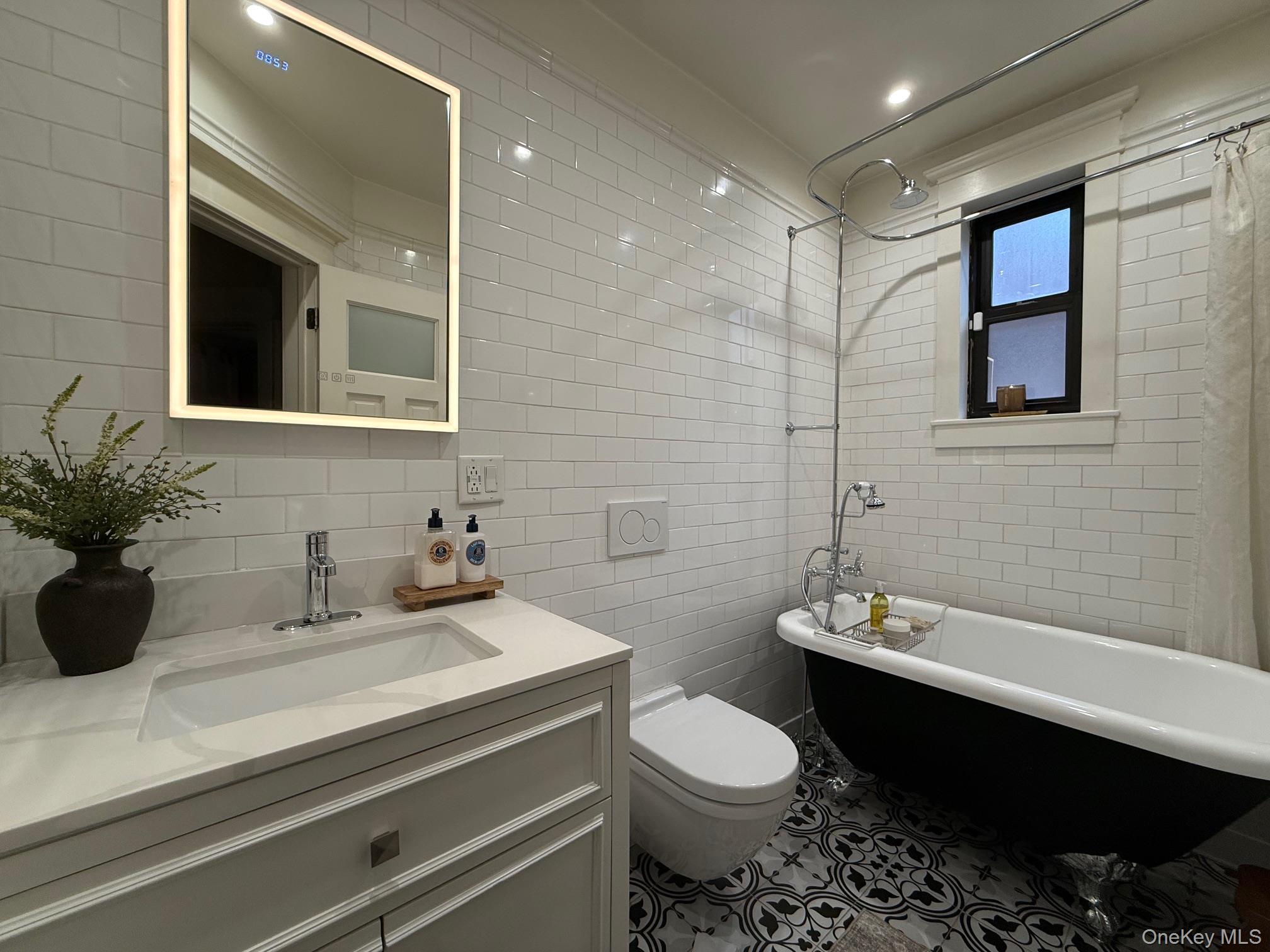 1821 Tenbroeck Avenue Property Photo 6