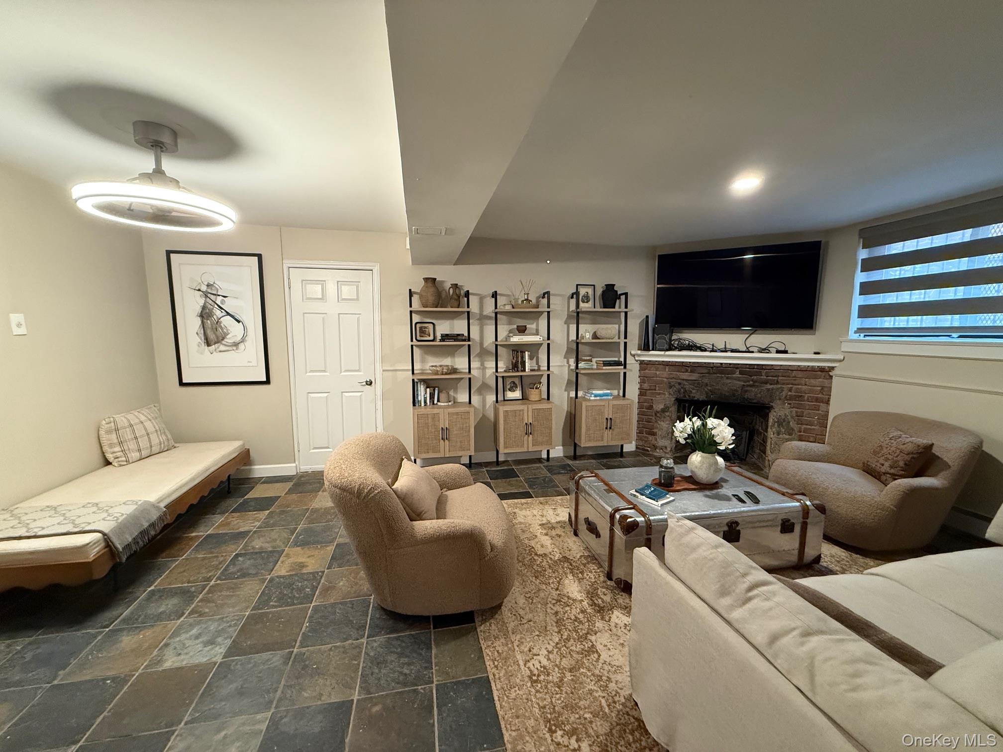 1821 Tenbroeck Avenue Property Photo 15