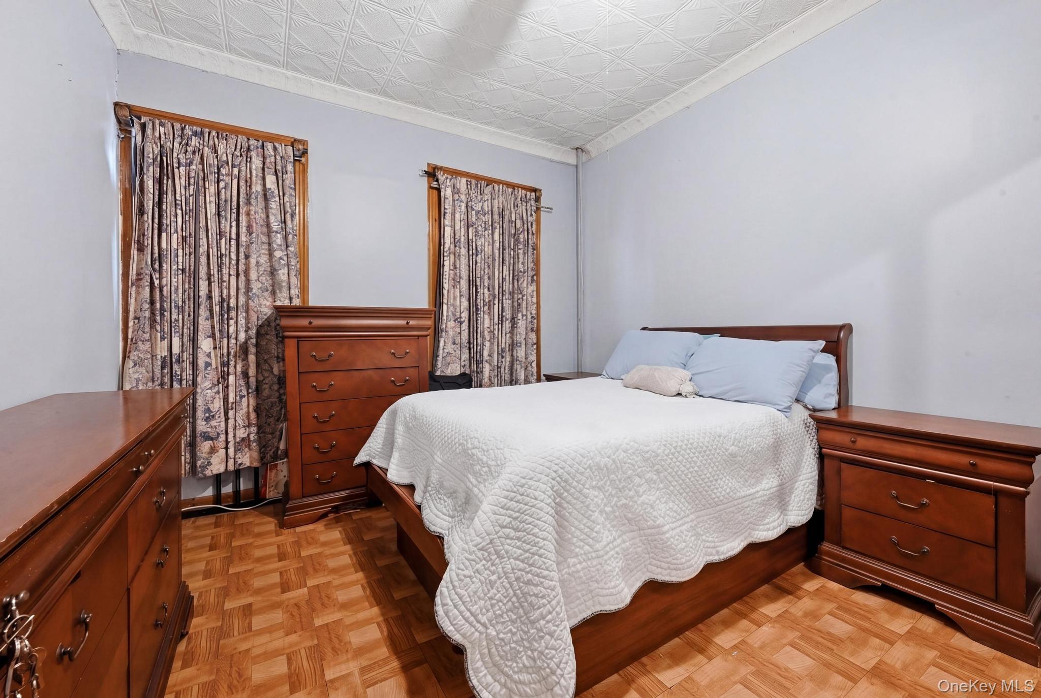 965 Glenmore Avenue Property Photo 16