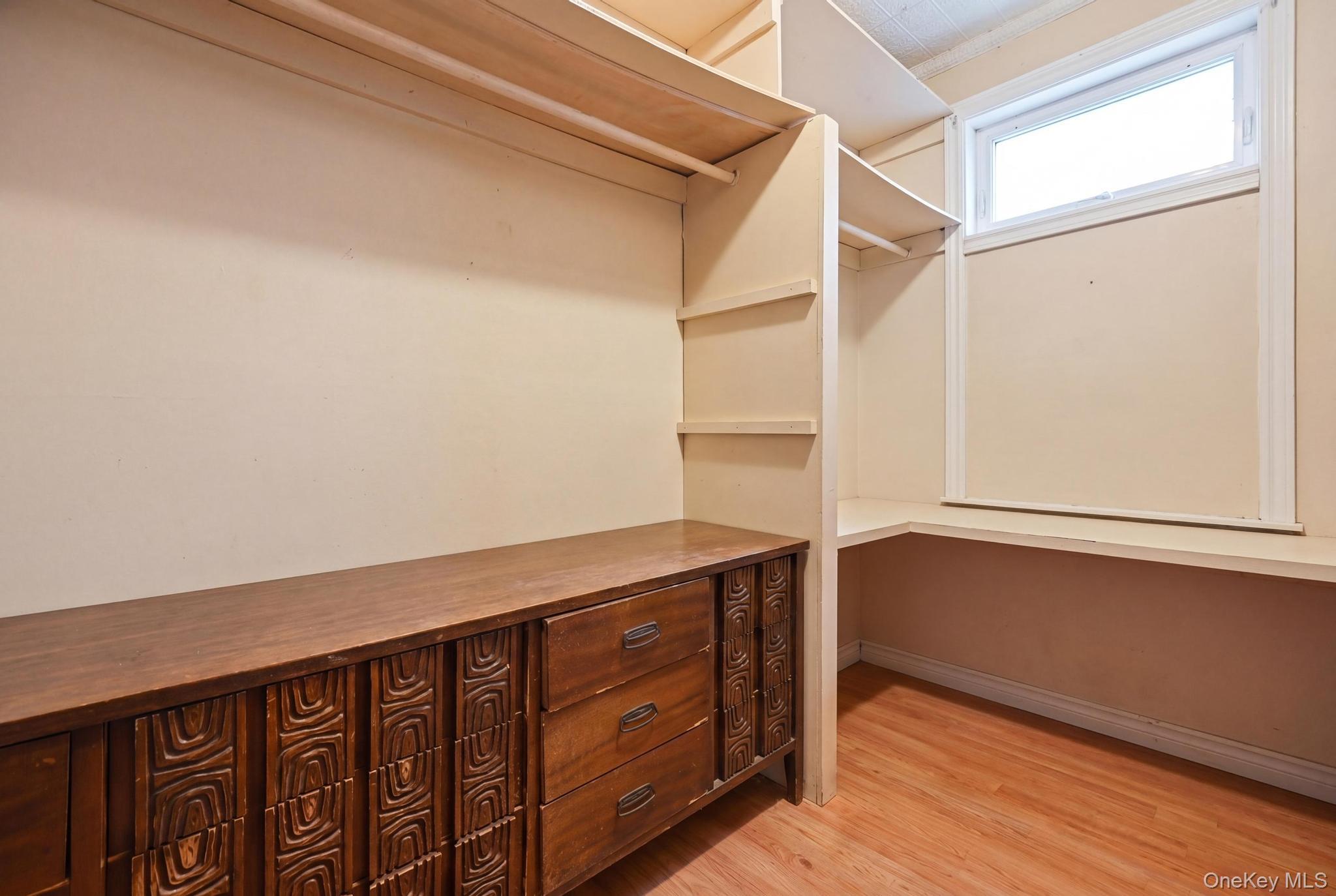 965 Glenmore Avenue Property Photo 19