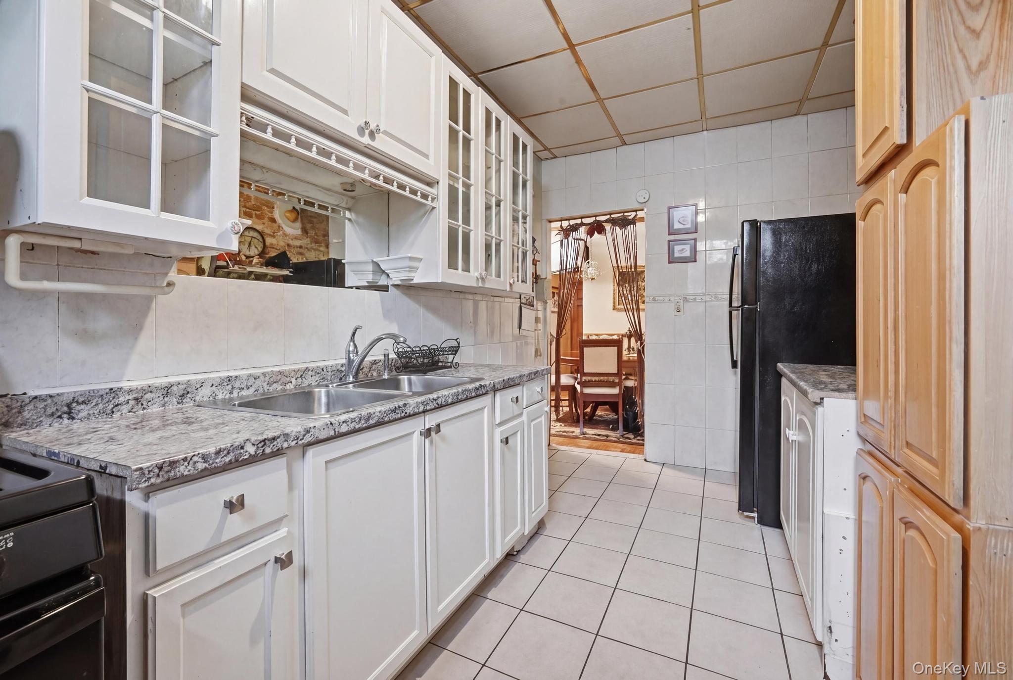 965 Glenmore Avenue Property Photo 22