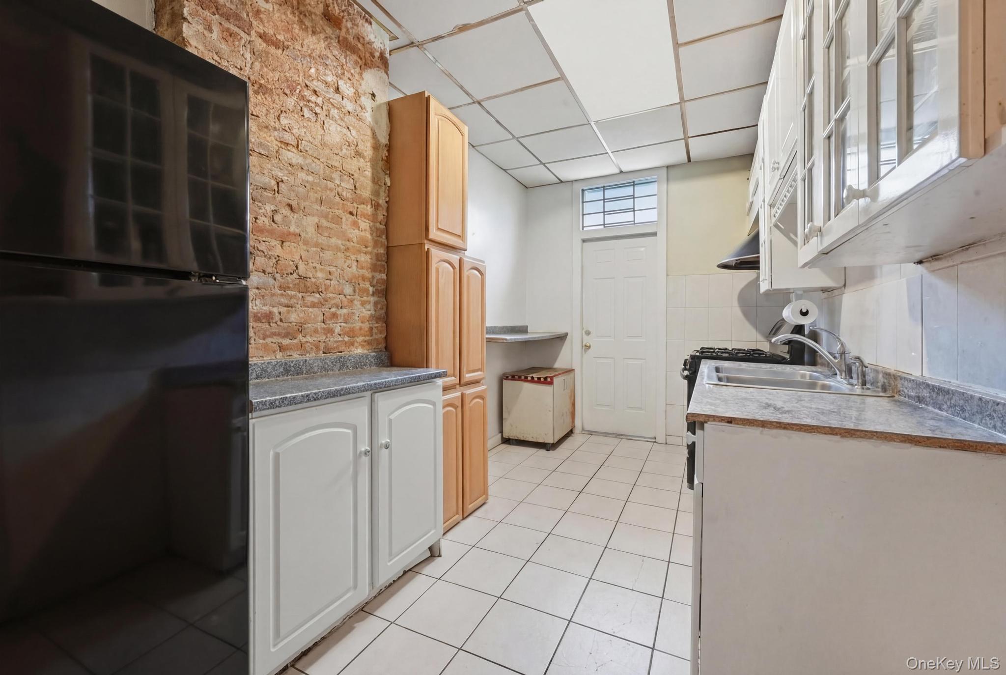 965 Glenmore Avenue Property Photo 23