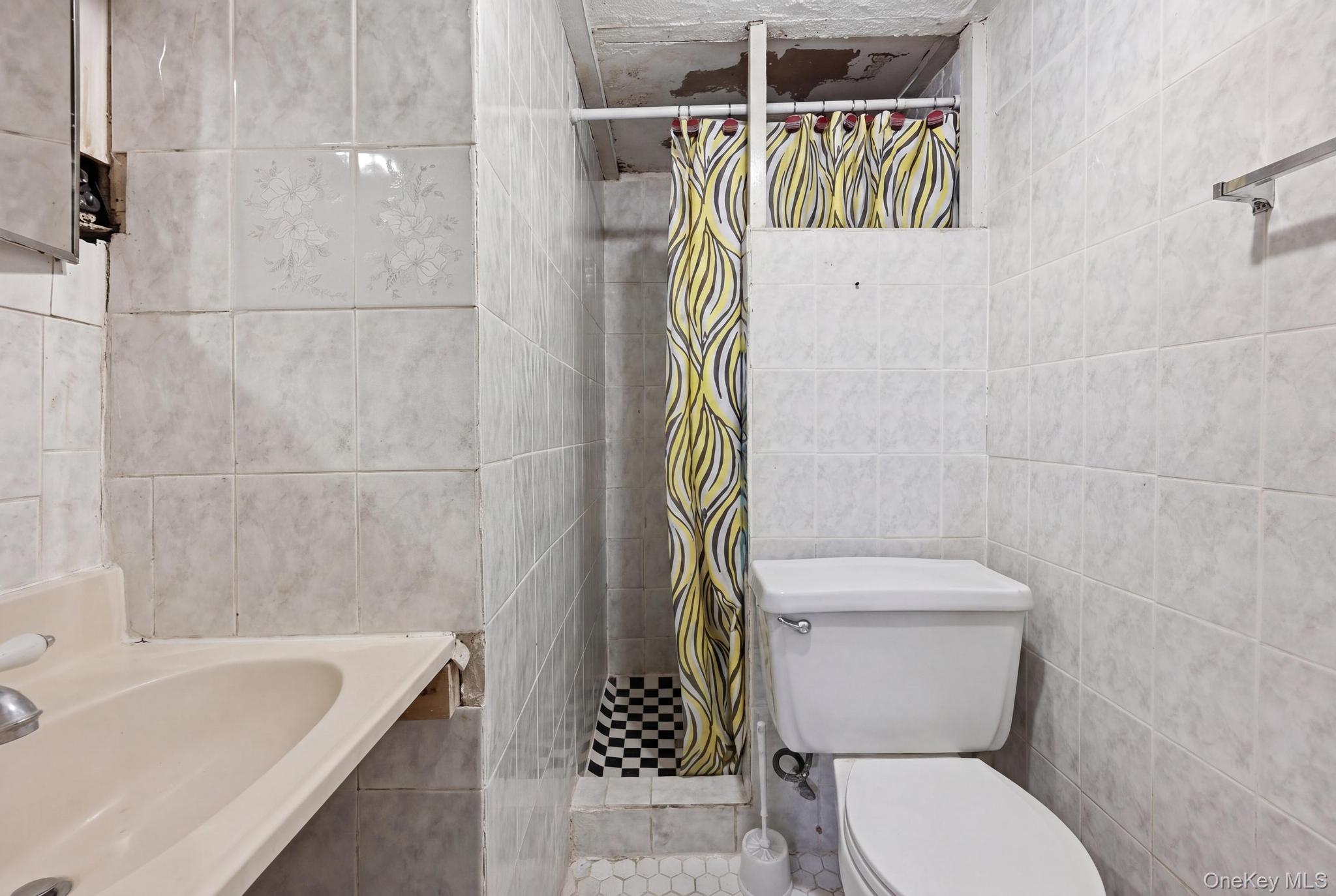 965 Glenmore Avenue Property Photo 33