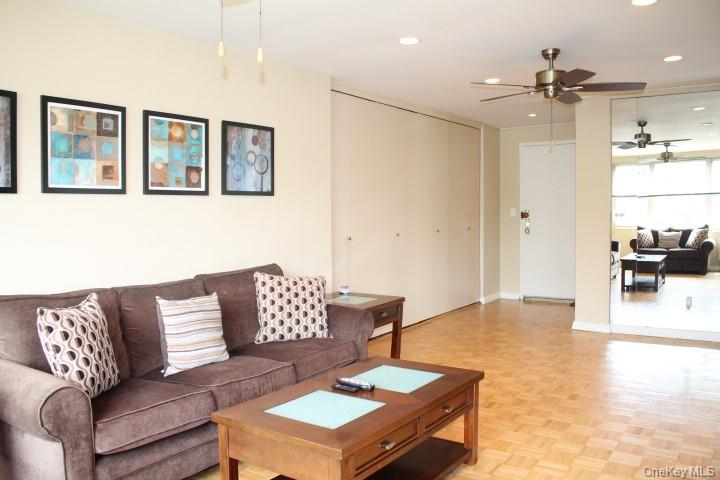 12 Old Mamaroneck Road 7k Property Photo 4