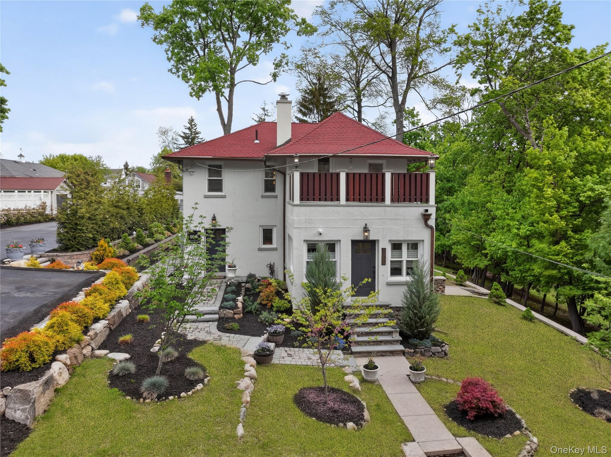 109 W Park Avenue Property Photo 4