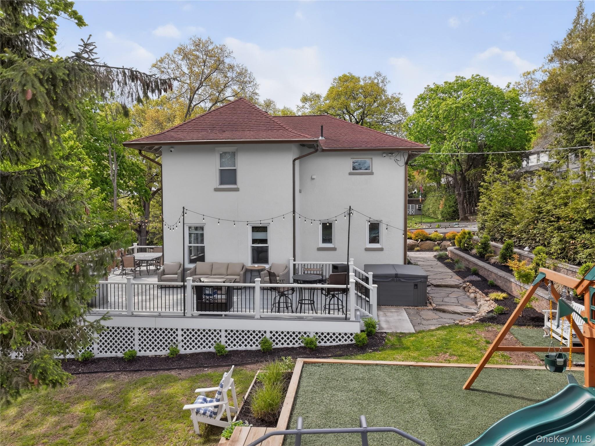 109 W Park Avenue Property Photo 8