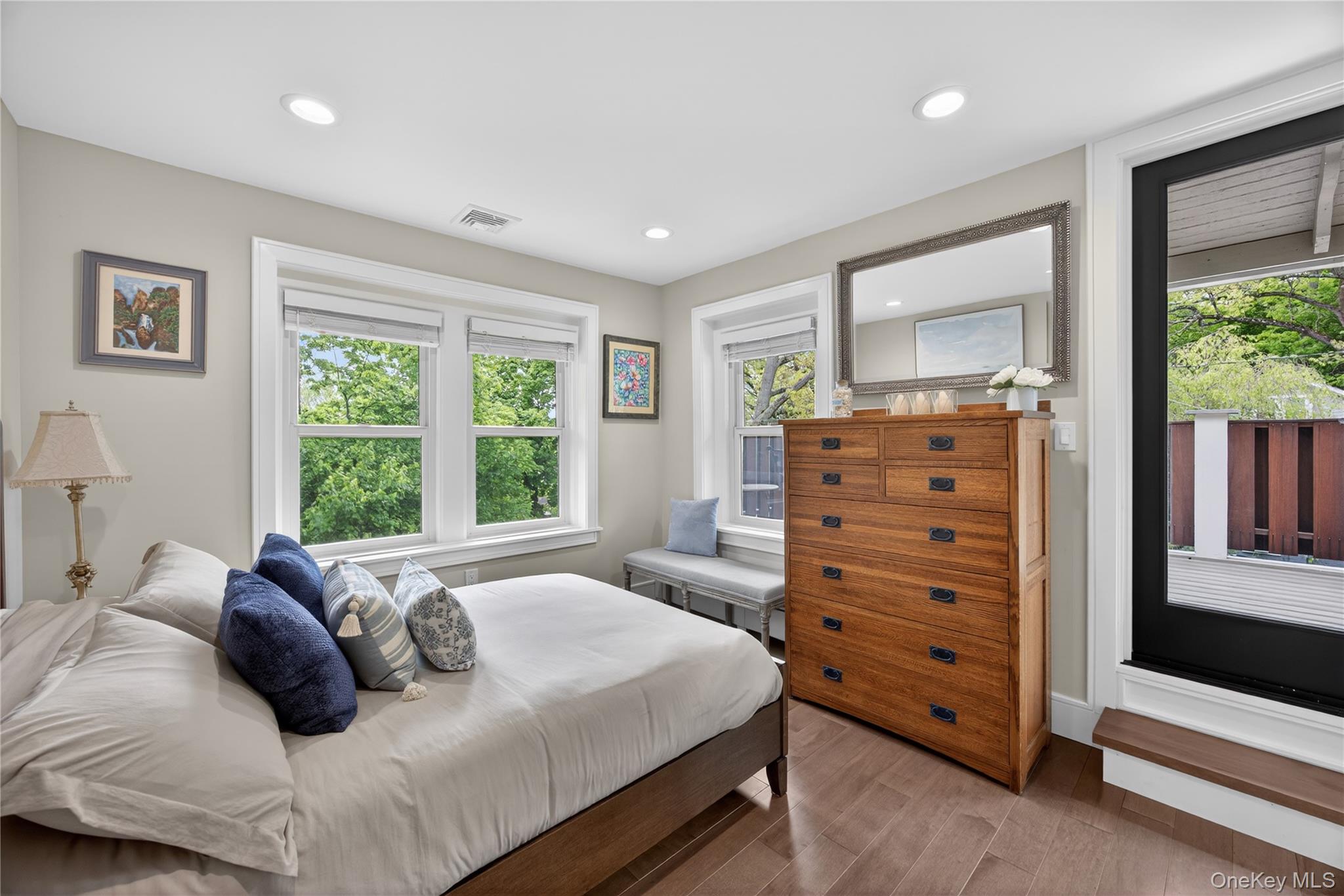 109 W Park Avenue Property Photo 24