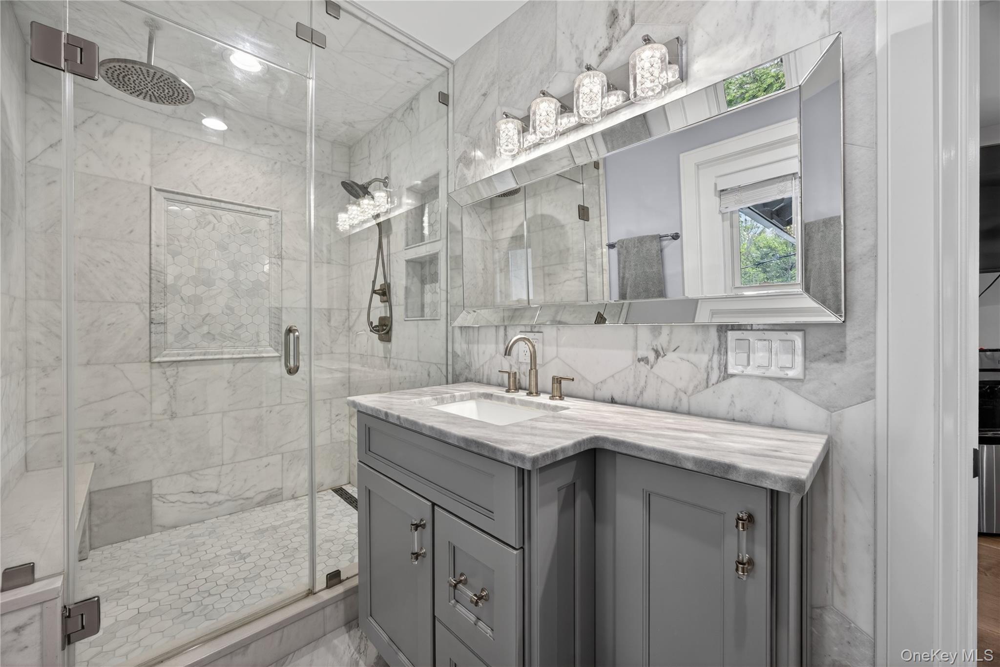 109 W Park Avenue Property Photo 32