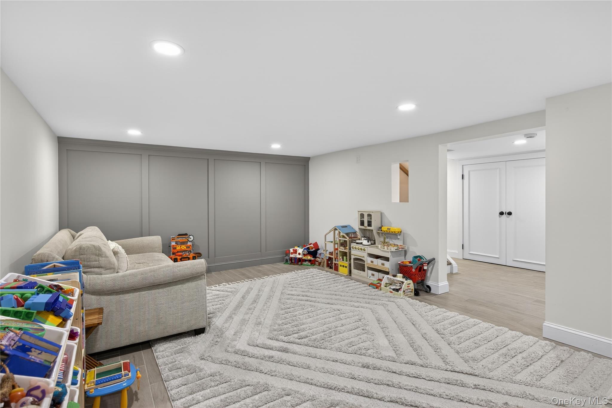109 W Park Avenue Property Photo 36