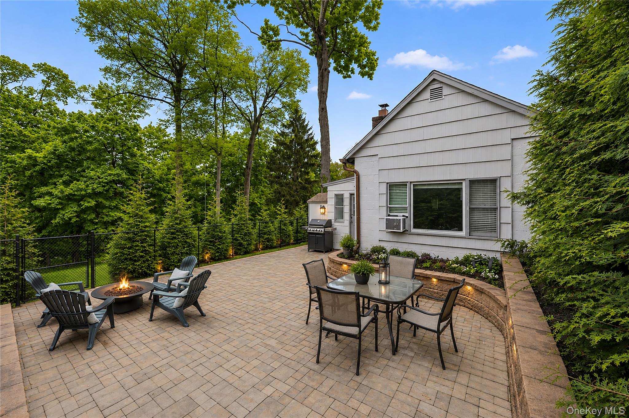 109 W Park Avenue Property Photo 46