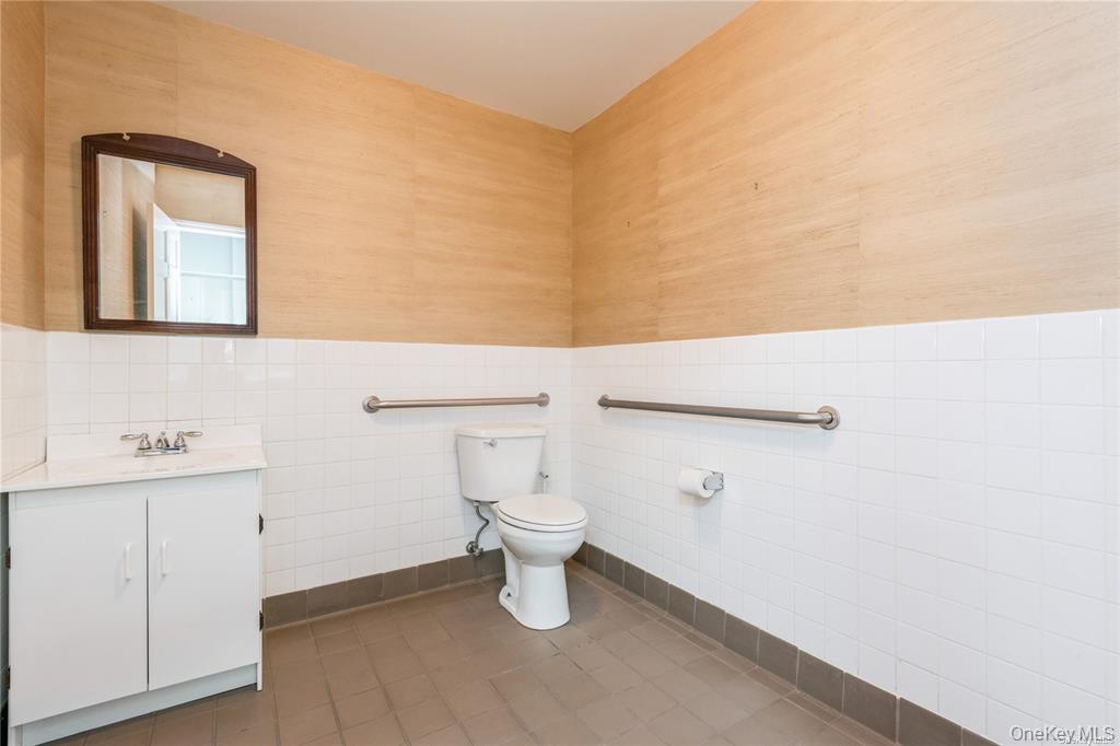 240 Glen Head Road 2 Property Photo 9