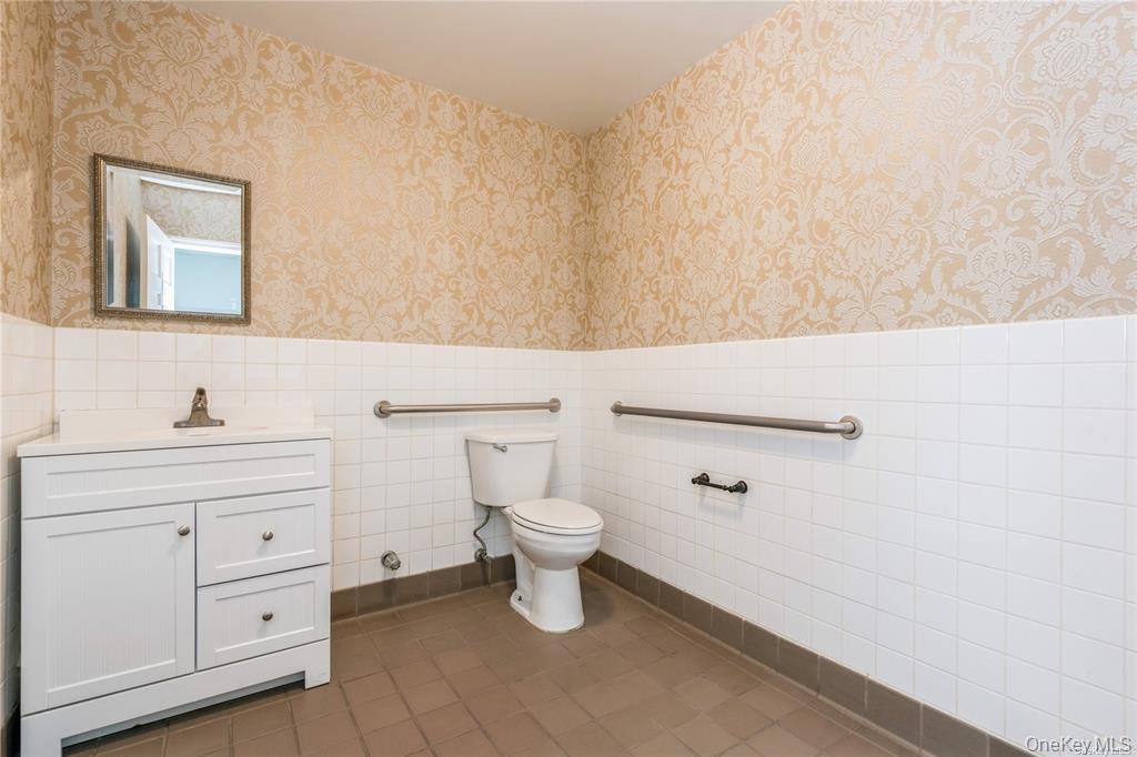 240 Glen Head Road 2 Property Photo 10