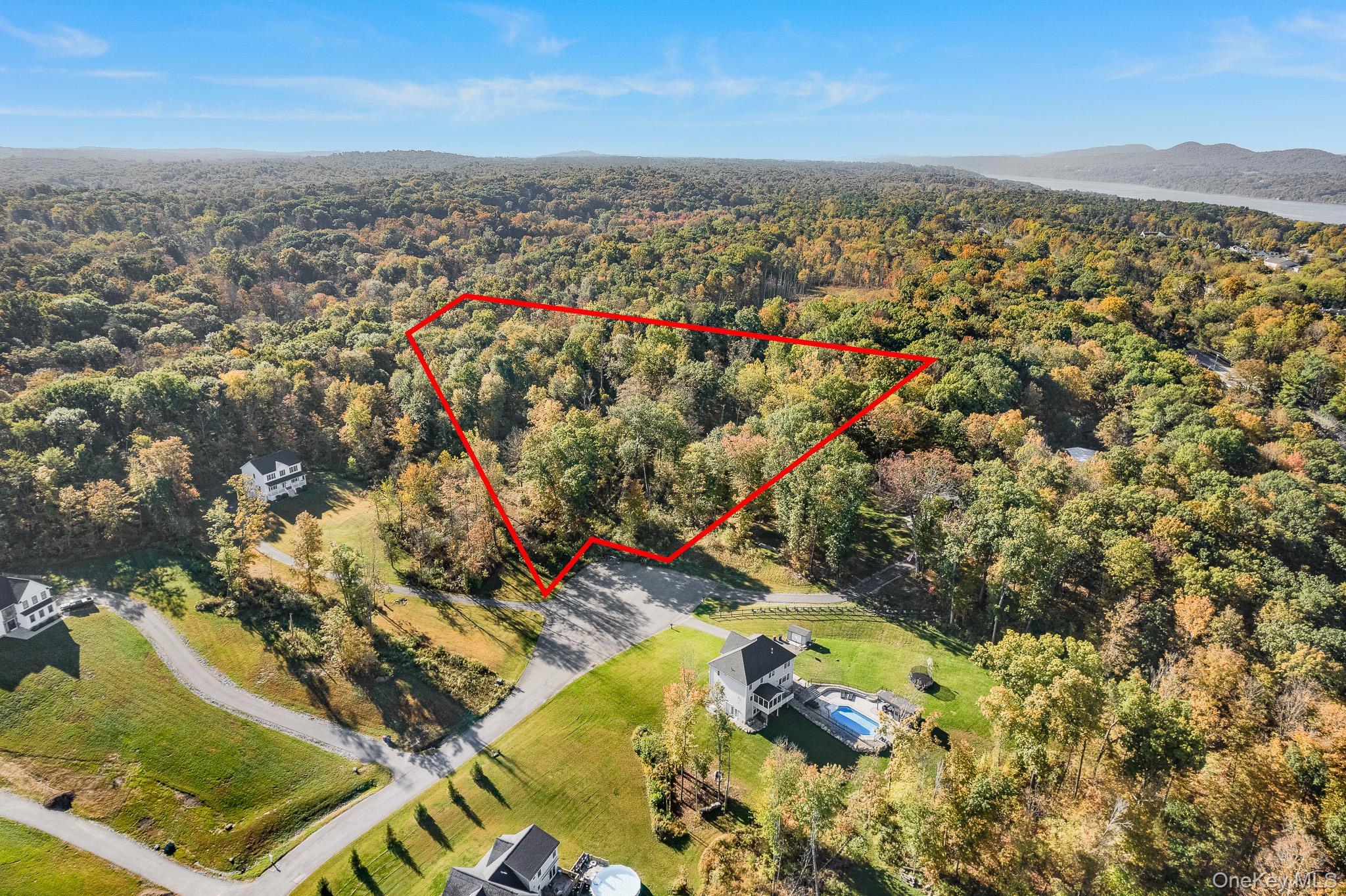 5 Pond View Court Property Photo 2