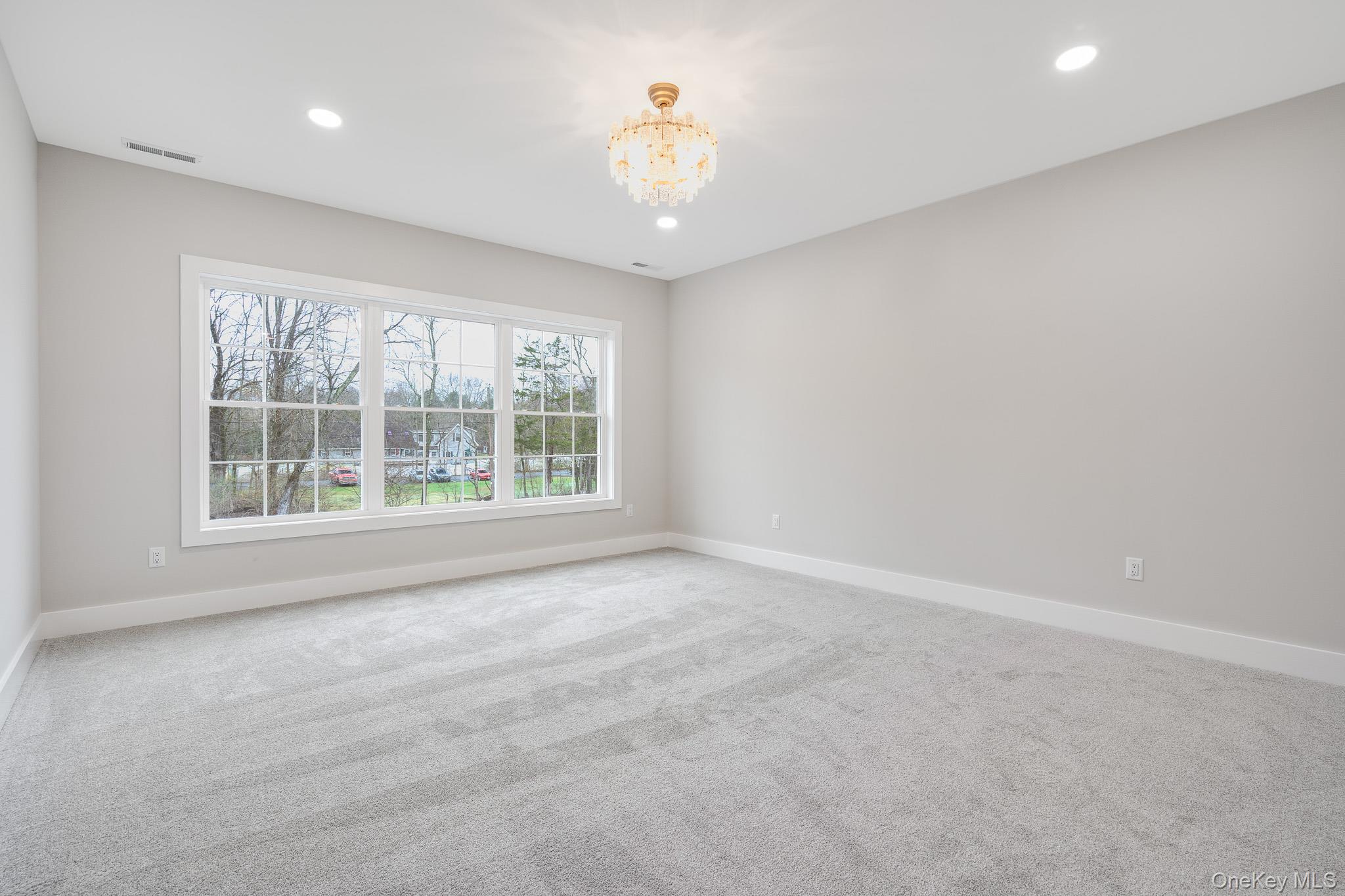 5 Pond View Court Property Photo 14