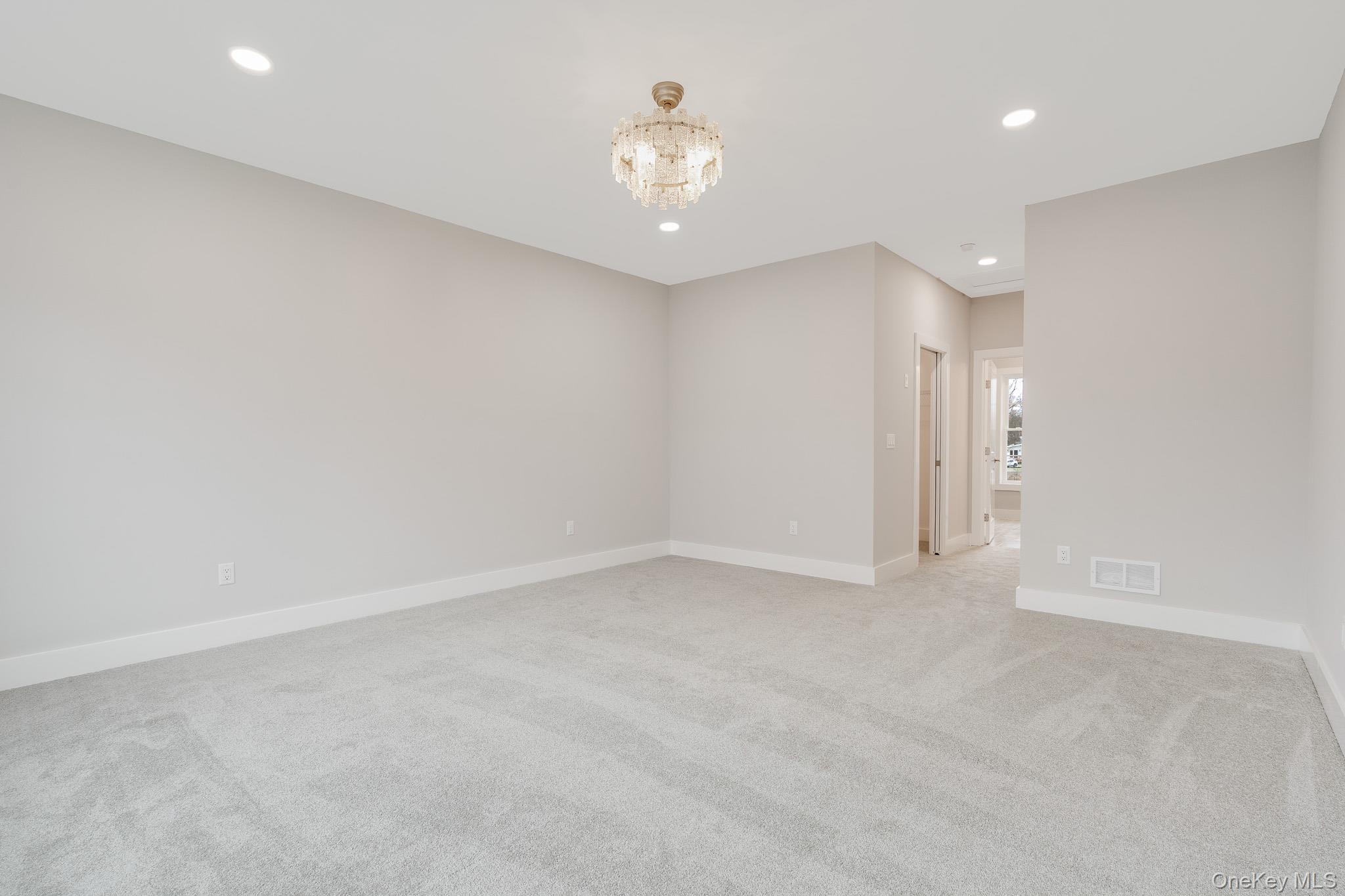 5 Pond View Court Property Photo 15