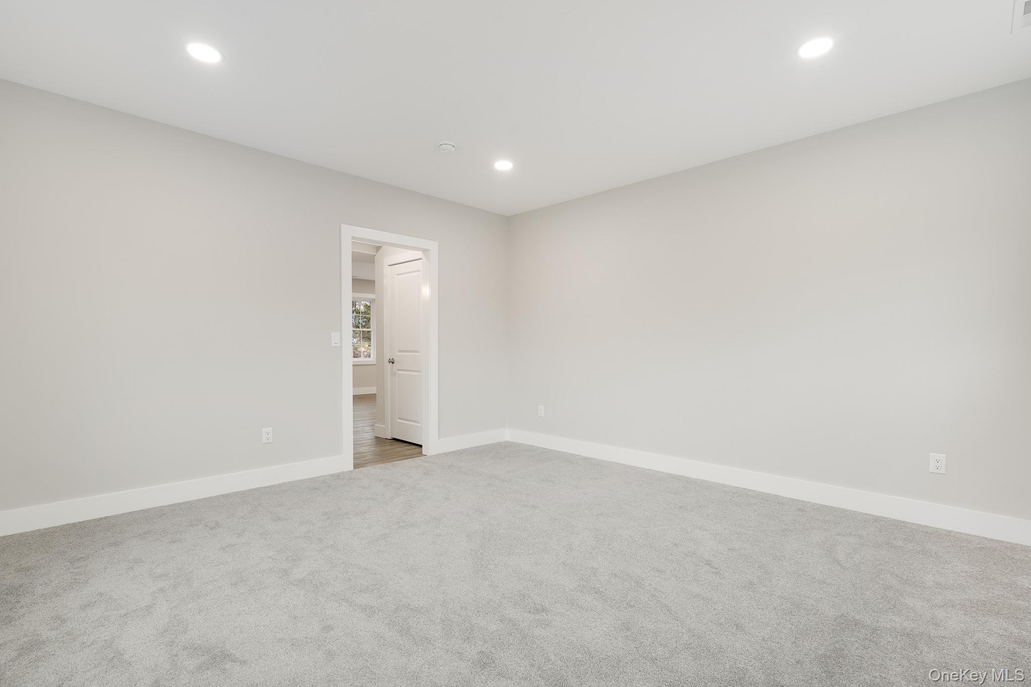 5 Pond View Court Property Photo 32