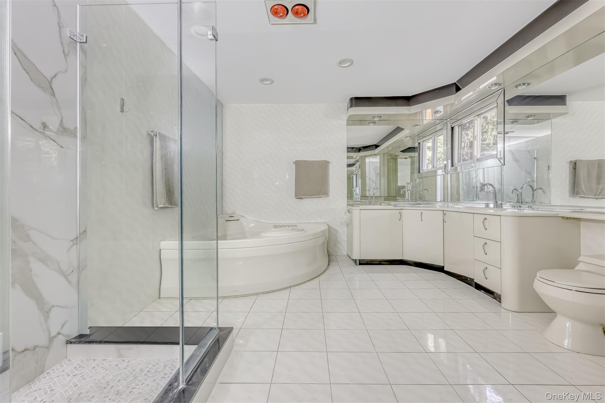 8 Kings Gate Road Property Photo 13
