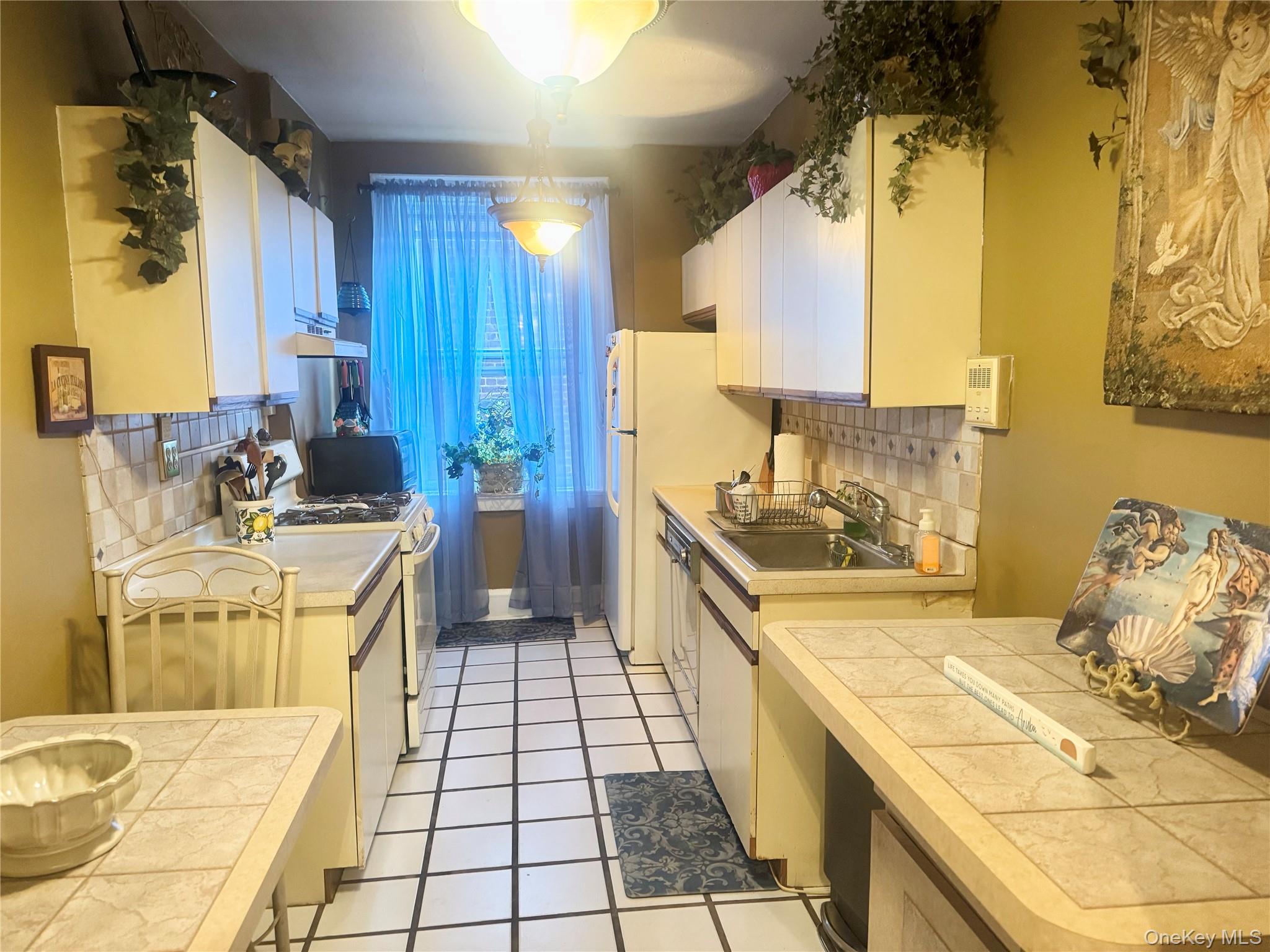 185 Atlantic Avenue B-10 Property Photo 5