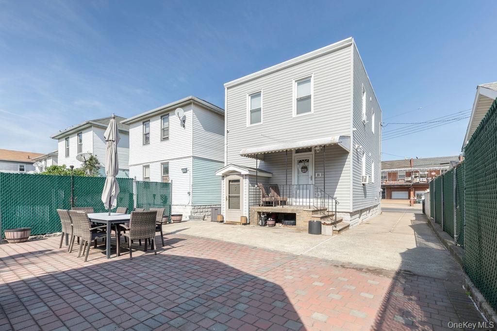 1332 129th Street Property Photo 6