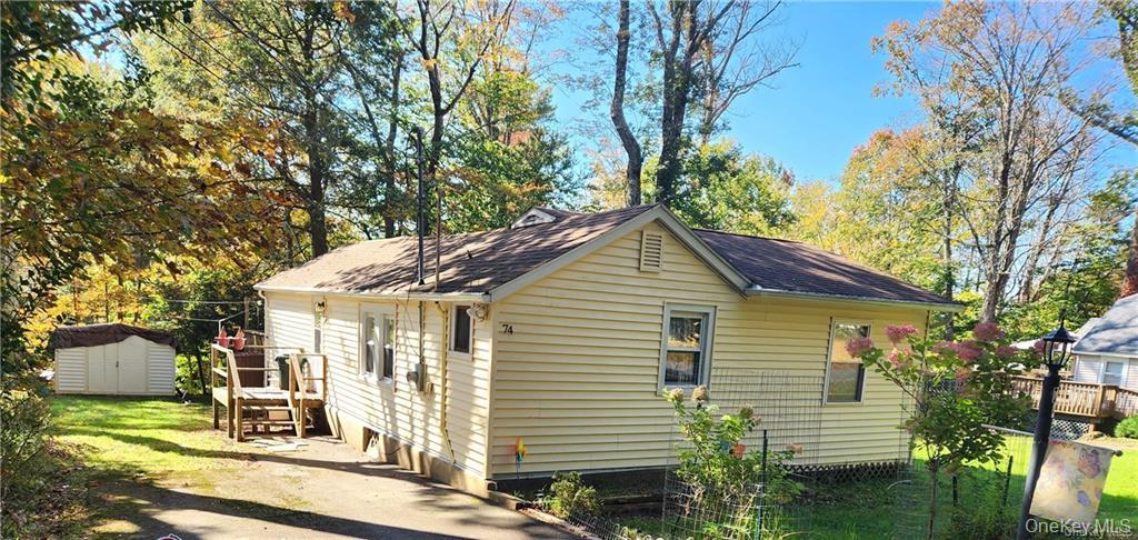 74 E Thompson Place Property Photo 1