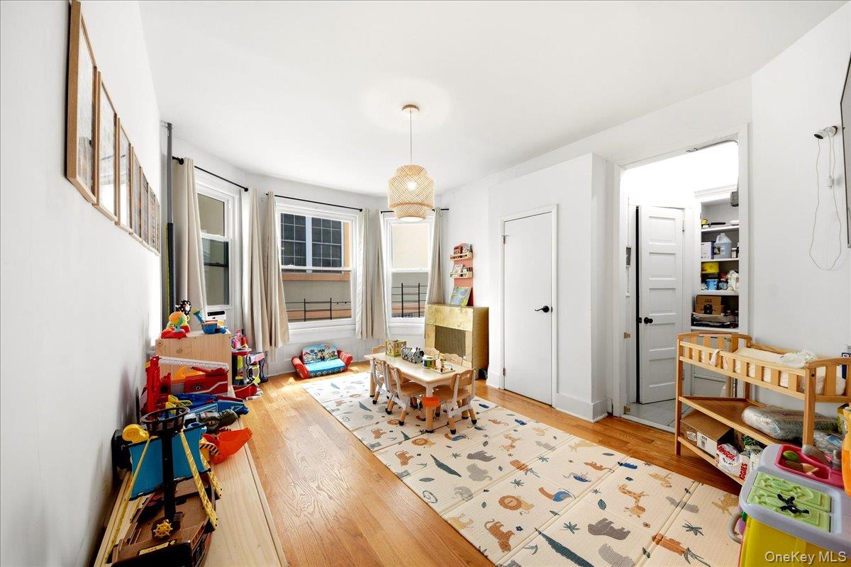 50 S 7th Avenue Property Photo 6