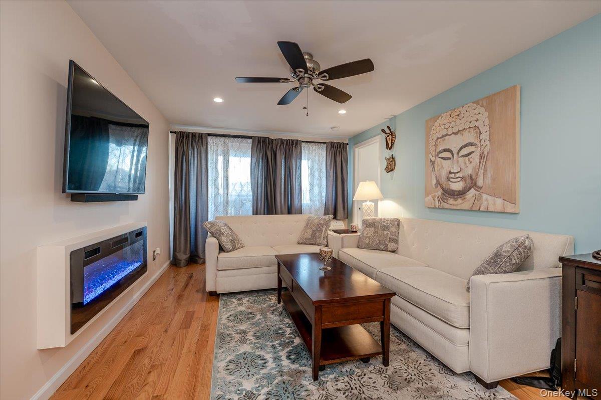 185 W Park Avenue 201 Property Photo 4