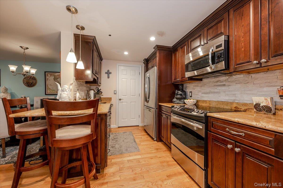 185 W Park Avenue 201 Property Photo 8
