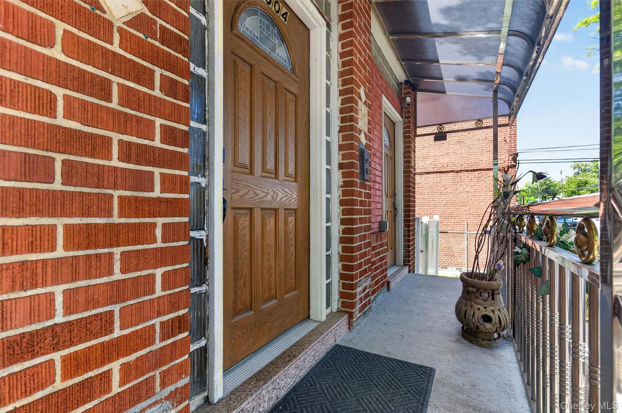 1904 Lacombe Avenue Property Photo 5