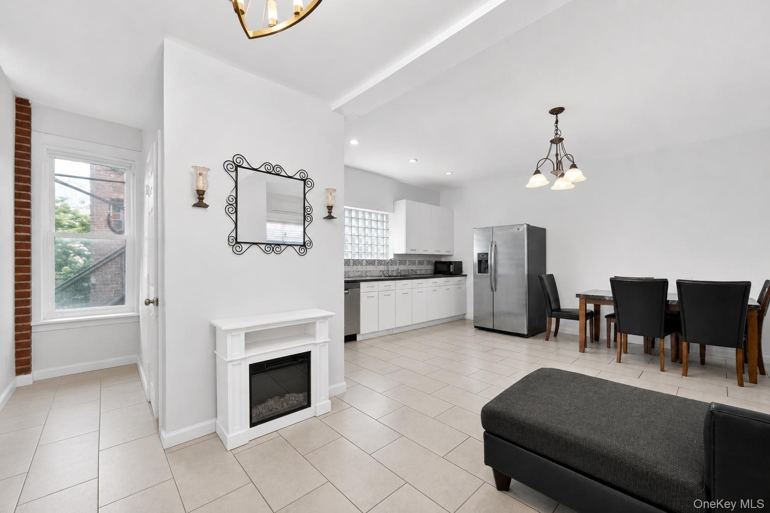1904 Lacombe Avenue Property Photo 6