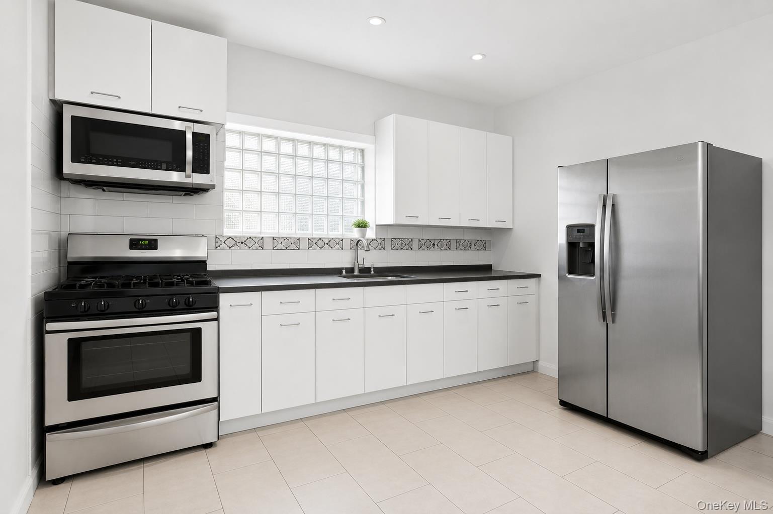 1904 Lacombe Avenue Property Photo 8