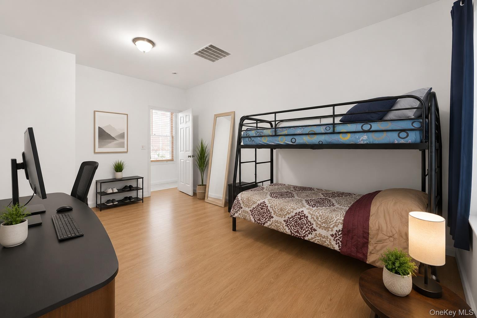 1904 Lacombe Avenue Property Photo 12