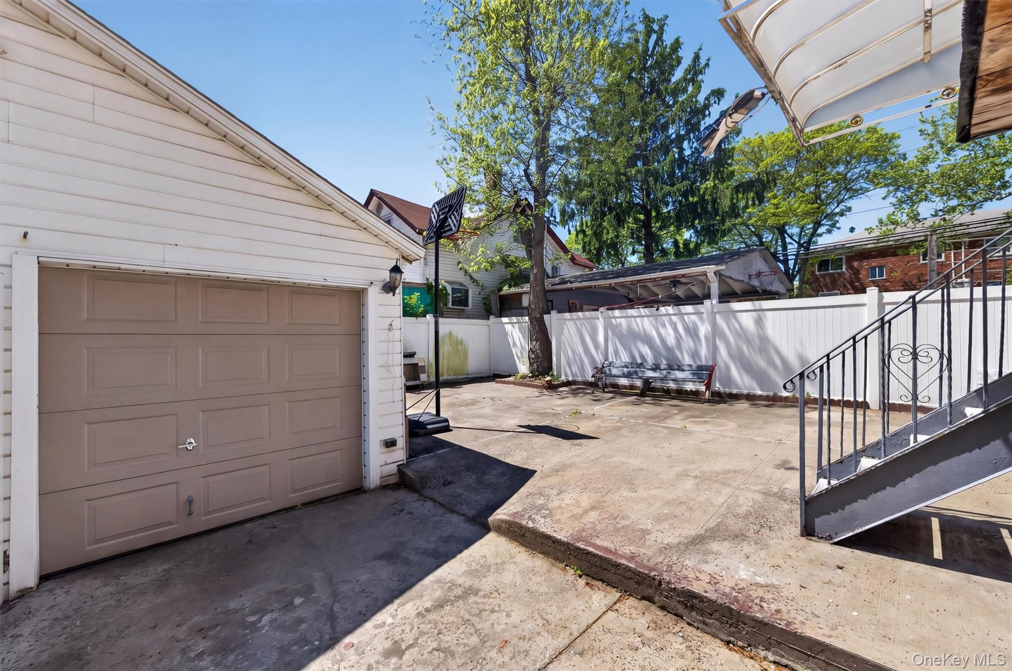 1904 Lacombe Avenue Property Photo 17