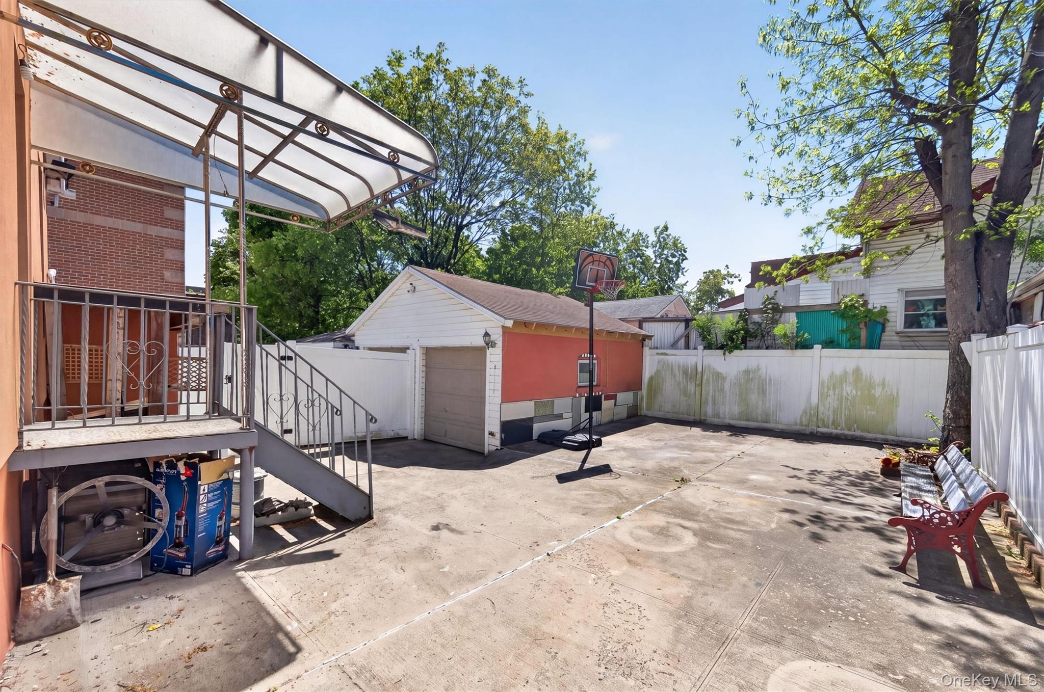 1904 Lacombe Avenue Property Photo 18