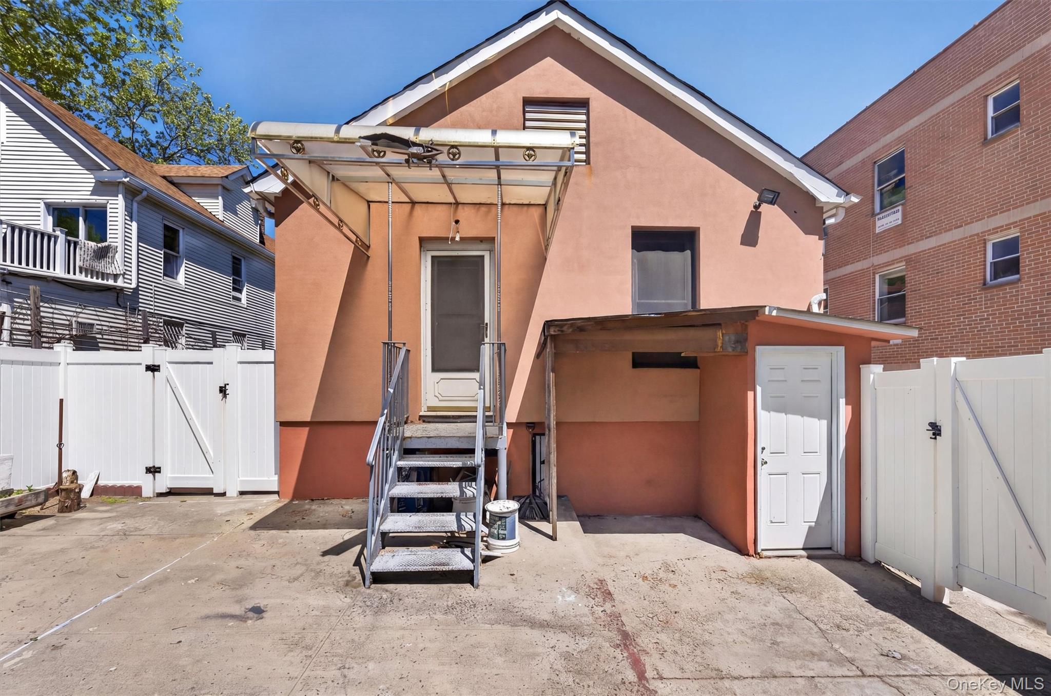 1904 Lacombe Avenue Property Photo 22